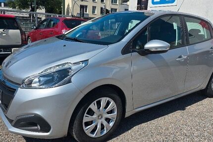 Peugeot 208 130.000 km 5.900 &euro; Dortmund 44145