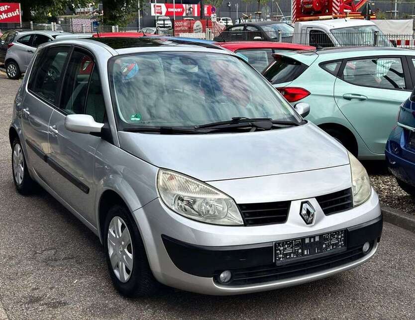 Renault Scenic 151.000 km 2.490 € Essen 45145