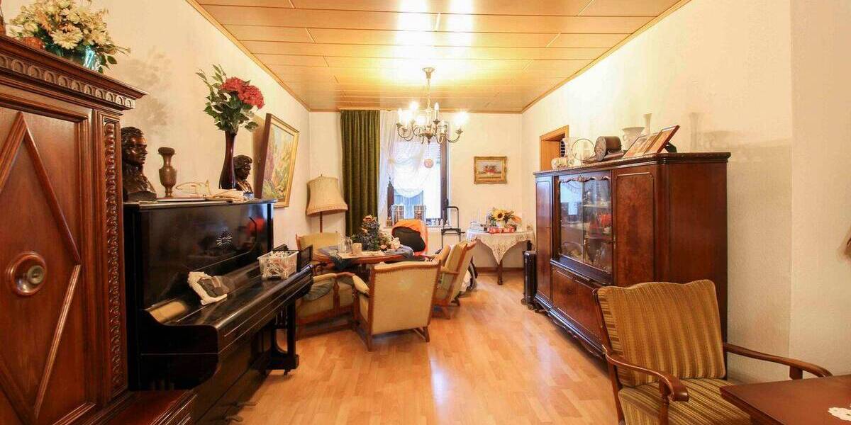 Mehrfamilienhaus, Wohnhaus Bochum Laer - 6 Zimmer, 211 m&sup2;, 320.000&euro; | Angebot:26344649