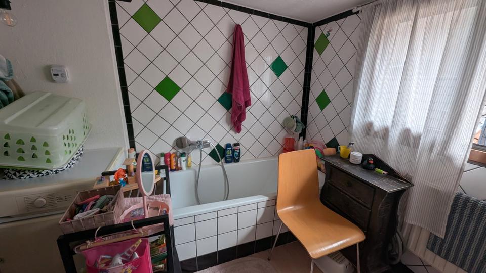 Dachgeschoßwohnung Duisburg Laar - 2.5 Zimmer, 58 m&sup2;, 110.000&euro; | Angebot:27080266