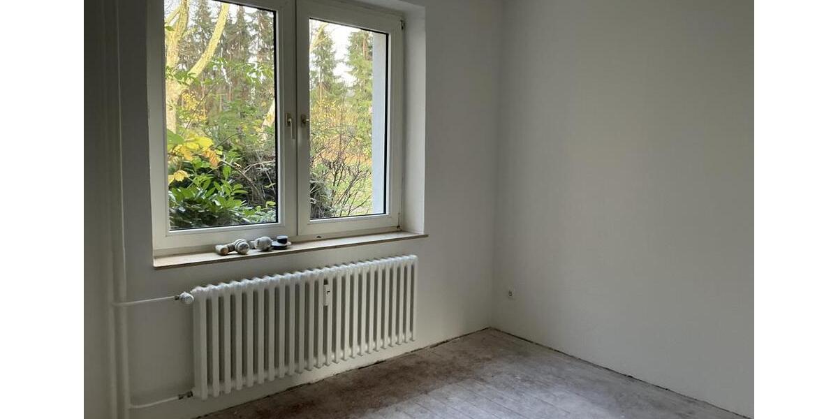 Wir renovieren für Sie! Tapete+Laminat 3 zimmer