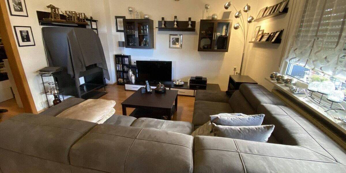 Mehrfamilienhaus, Wohnhaus Oberhausen Sterkrade-Mitte - 8 Zimmer, 201 m&sup2;, 289.000&euro; | Angebot:26908926