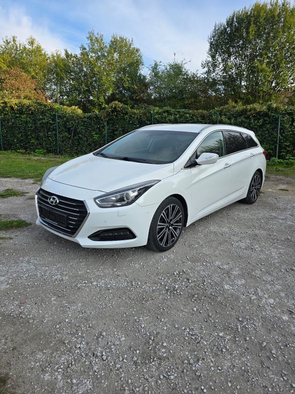 Hyundai i40 111.651 km 8.300 € Gelsenkirchen 45883