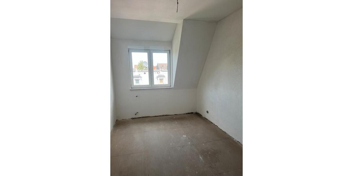 Dachgeschoßwohnung Gelsenkirchen Ückendorf - 4 Zimmer, 100 m&sup2;, 700&euro; | Angebot:26336397