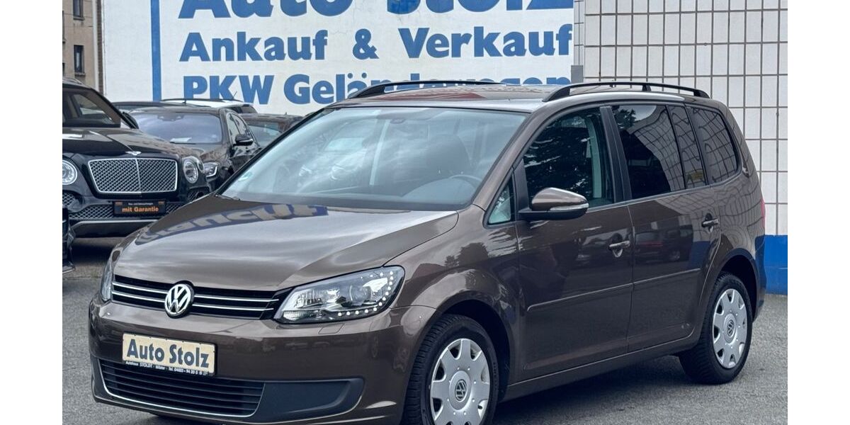 VW Touran 104.303 km 8.900 &euro; Oberhausen 46045