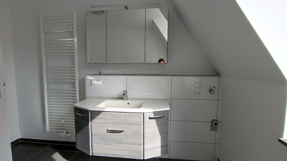 Dachgeschoßwohnung Wuppertal Barmen - 4 Zimmer, 100 m&sup2;, 1.240&euro; | Angebot:26173523