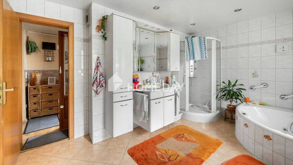 Einfamilienhaus mit Einliegerwohnung, großem Grundstück und vielseitigen Nutzungsmöglichkeiten 8 zimmer