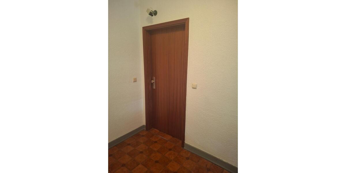 Dachgeschoßwohnung Essen Stadtbezirk VII - 3 Zimmer, 80 m&sup2;, 650&euro; | Angebot:25612945