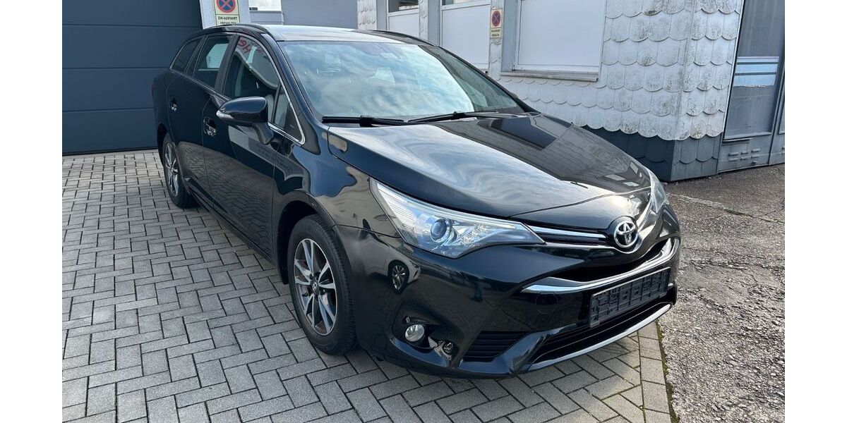 Toyota Avensis 167.000 km 8.990 &euro; Herten 45699