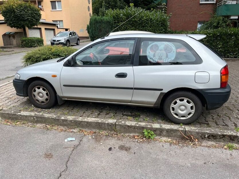 323