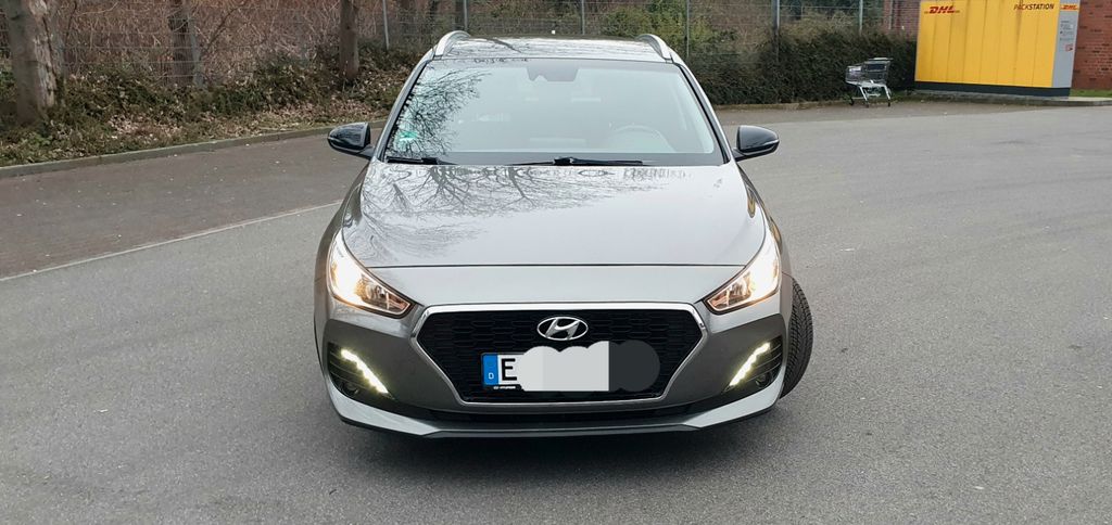 Hyundai i30 83.000 km 12.150 &euro; Essen 45143
