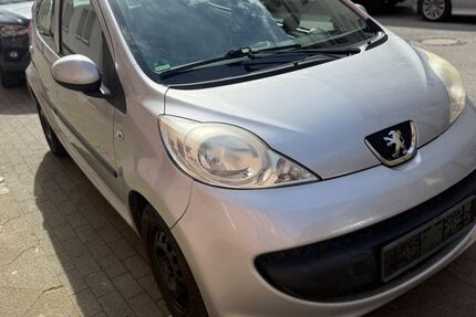 Peugeot 107 199.999 km 1.850 &euro; Bochum 44866