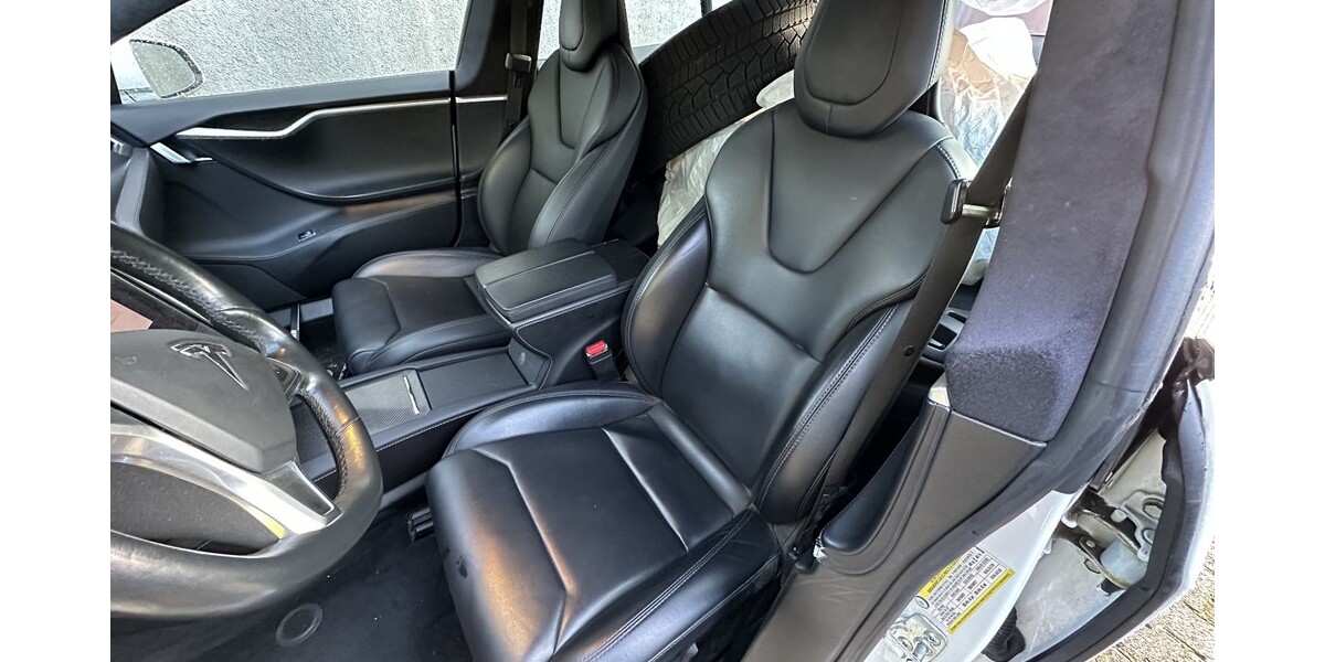 Tesla Model S 132.000 km 29.900 &euro; Herne 44623