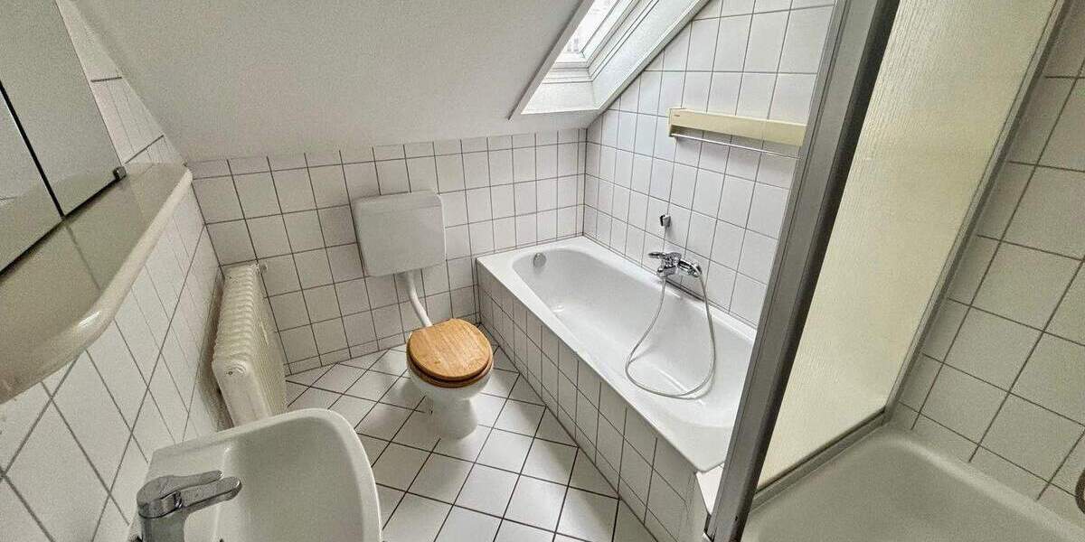 Etagenwohnung Wuppertal Langerfeld - 4 Zimmer, 134 m&sup2;, 1.009&euro; | Angebot:25152507
