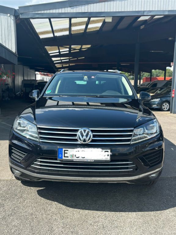 VW Touareg 345.000 km 12.245 € Essen 45356