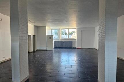 Große Gewerbefläche in Duisburg-Neudorf zimmer