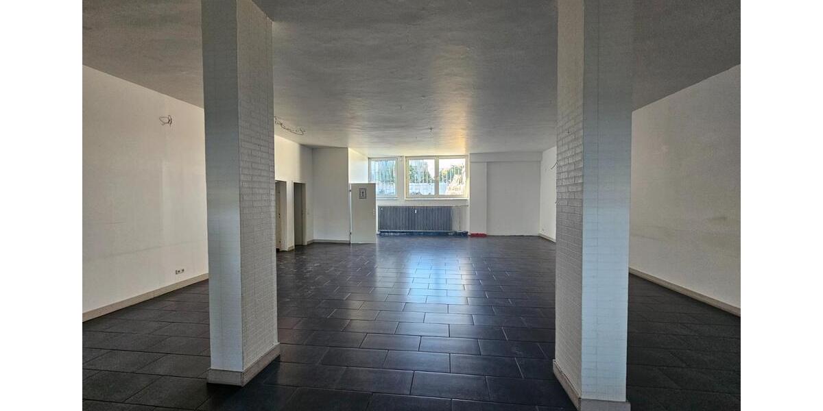 Große Gewerbefläche in Duisburg-Neudorf zimmer