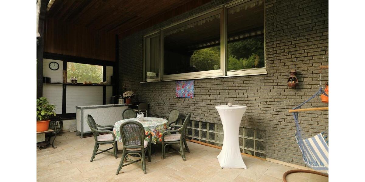 Haus zu verkaufen - 70er Jahre Bungalow am Haardrand 8 zimmer