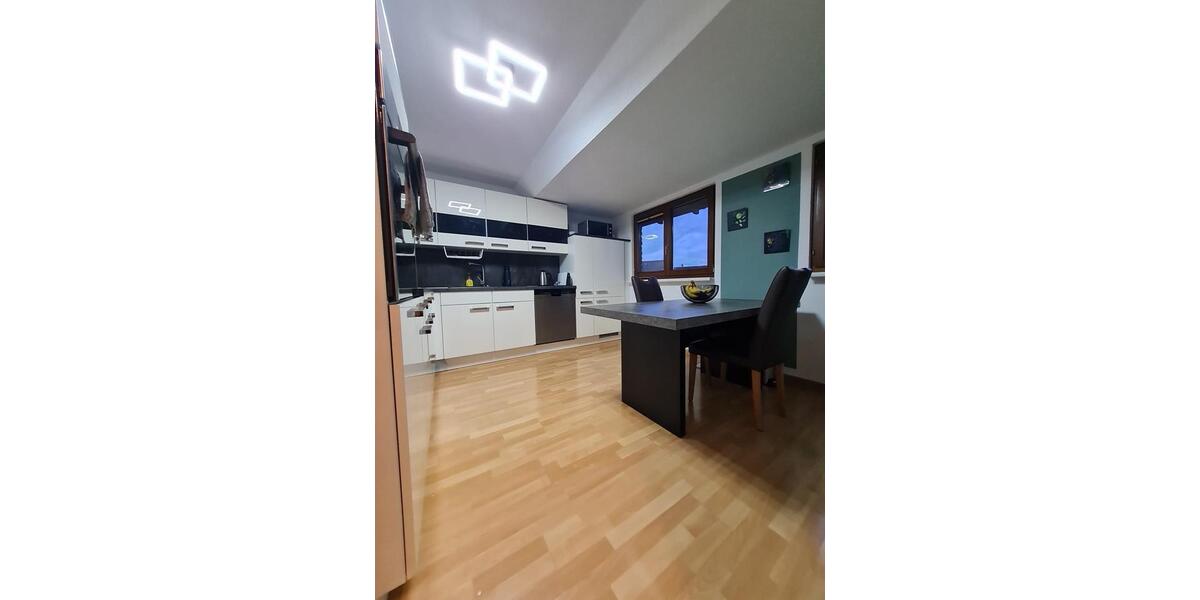 Oberhausen Dümpten ruhige DG Wohnung ab 1.3.26 zimmer