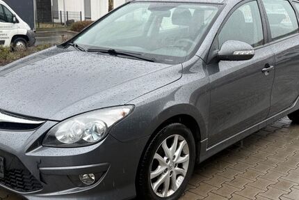 Hyundai i30 145.000 km 2.200 &euro; Gelsenkrichen 45884