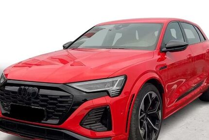 Audi SQ8 e-tron 3.067 km 67.815 € Hagen 58091