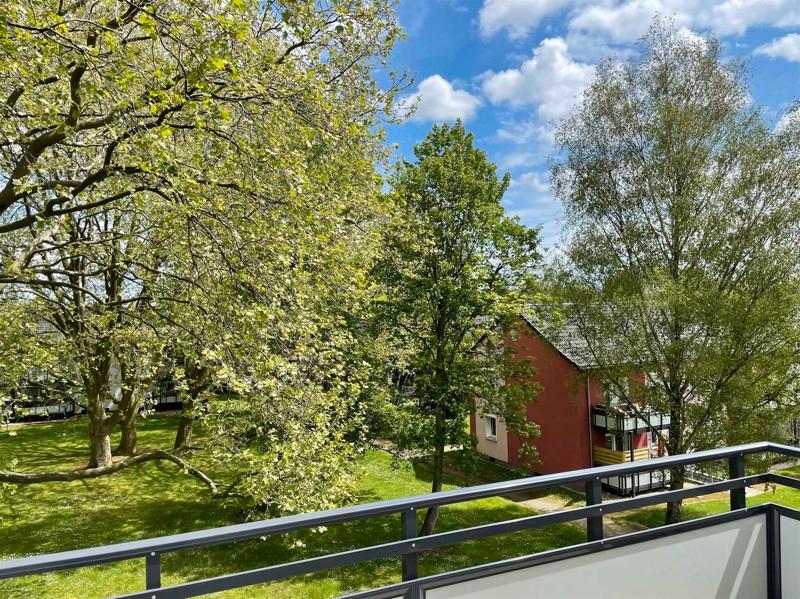 Wohnen mit Weitblick - schicke 3-Raum-Wohnung mit Panoramabalkon 3 zimmer