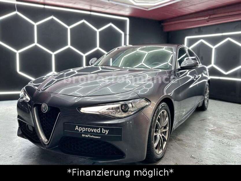 Alfa Romeo Giulia 97.000 km 20.900 € Gelsenkirchen 45892