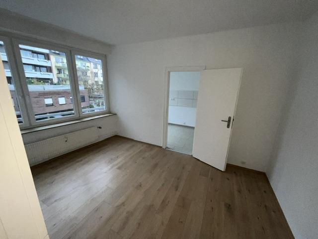 Etagenwohnung Essen Stadtkern - 3 Zimmer, 96 m&sup2;, 919&euro; | Angebot:23634069