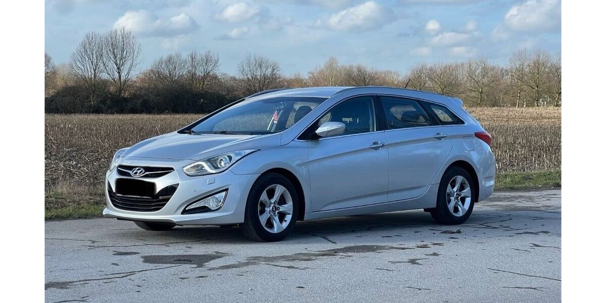 Hyundai i40 148.000 km 7.700 &euro; Recklinghausen 45665