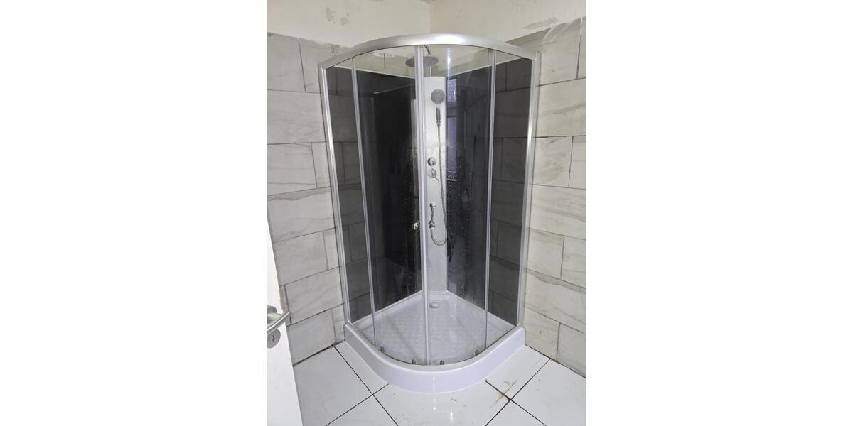 4 Zimmer +1 Durchgangszimmer, ca.108 m2, von priv. zu verm. 4 zimmer