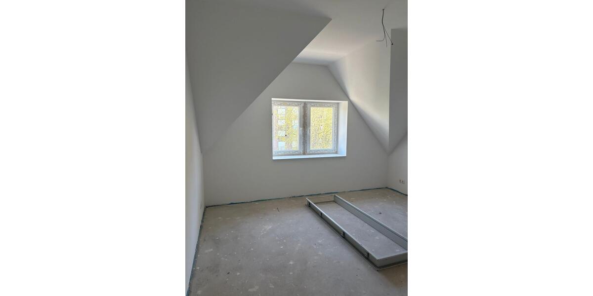 Dachgeschoßwohnung Duisburg Essenberg - 2 Zimmer, 75 m&sup2;, 750&euro; | Angebot:26341718