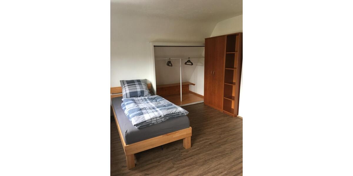 Dachgeschoßwohnung Duisburg Huckingen - 2 Zimmer, 47 m&sup2;, 750&euro; | Angebot:26200595