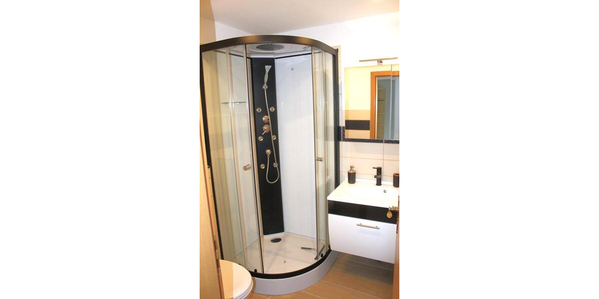 Ratingen-Ost: Schöne, ruhige, voll ausgestattete, möbliert 2 Zim. 2 zimmer