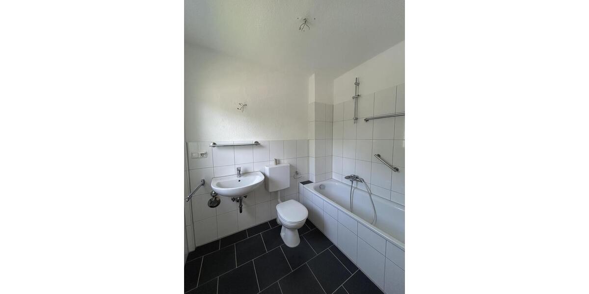 Etagenwohnung Duisburg Huckingen - 2 Zimmer, 65 m&sup2;, 579&euro; | Angebot:25570073