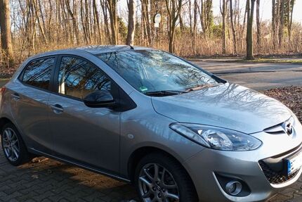 Mazda 2 23.330 km 7.890 &euro; Gelsenkirchen 45891