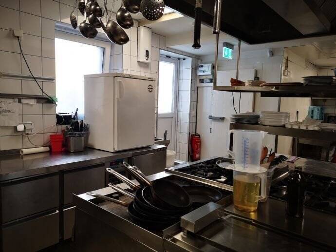 RESERVIERT - Restaurant + Bar + Appartement am besten Platz in Velbert zimmer