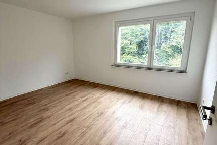 Wohnung Wuppertal Arrenberg - 2 Zimmer, 68 m&sup2;, 600&euro; | Angebot:27122103