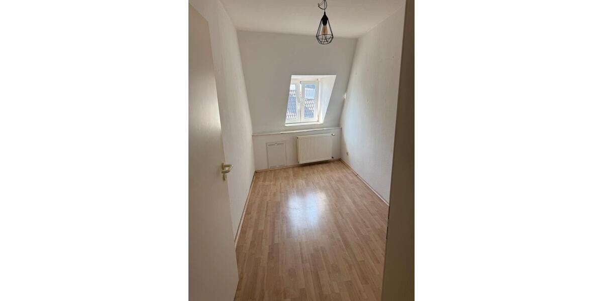 Dachgeschoßwohnung Recklinghausen Hillerheide - 3.5 Zimmer, 115 m&sup2;, 748&euro; | Angebot:26393884