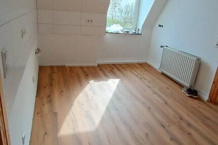 Wohnung Wuppertal Barmen - 4 Zimmer, 100 m&sup2;, 880&euro; | Angebot:26897645