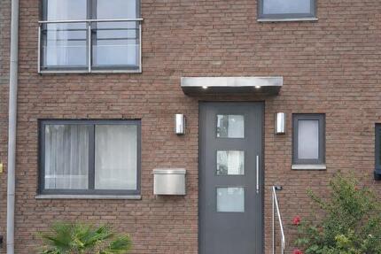 Haus 1-2 Fam. min Garage und Kaufgrund 4 zimmer