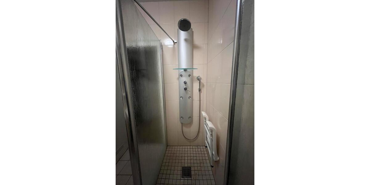 Freistehendes Haus, Tolle Nachbarschaft, großes Grundstück 13 zimmer