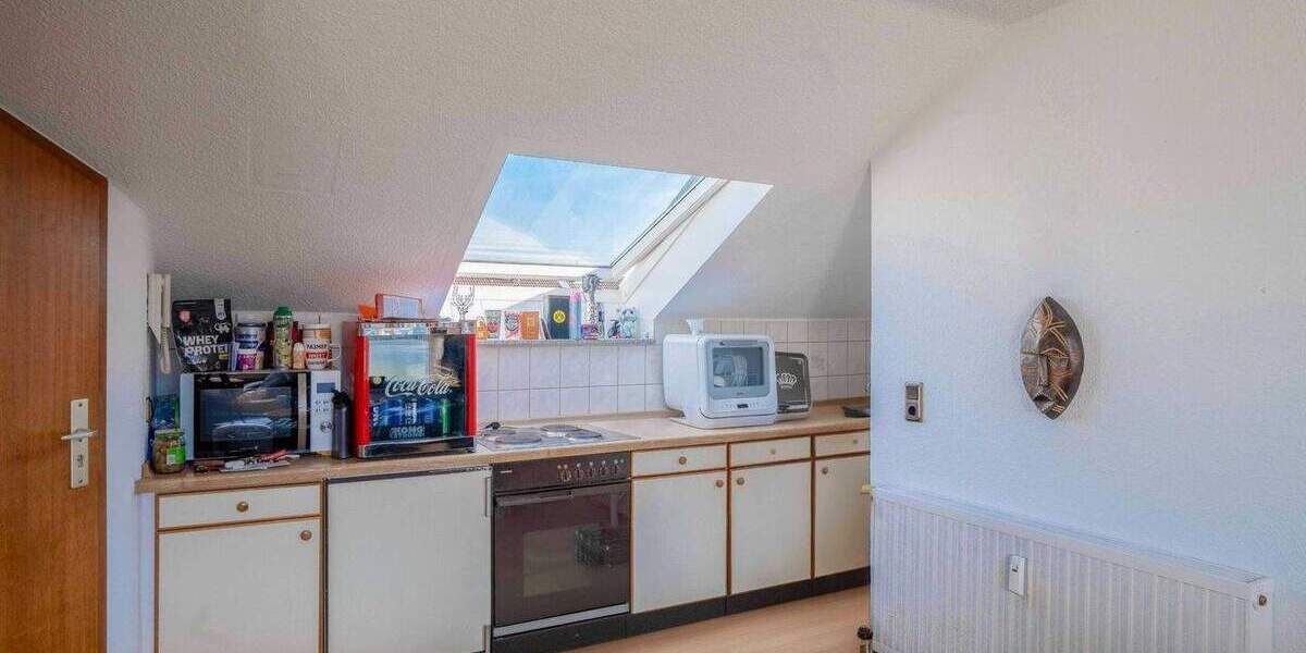 Vermietete Dachgeschoss-Perle mit Balkon und Stellplatz in Oberhausen - Ihre Top-Investition! 2 zimmer