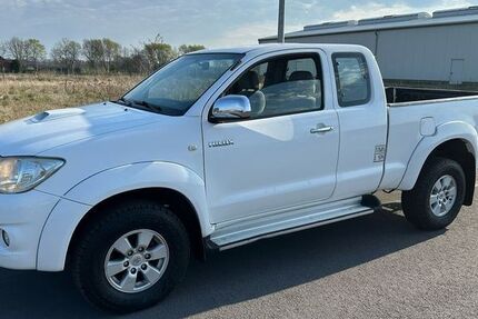 Toyota Hilux 99.000 km 17.800 € Dortmund 44267